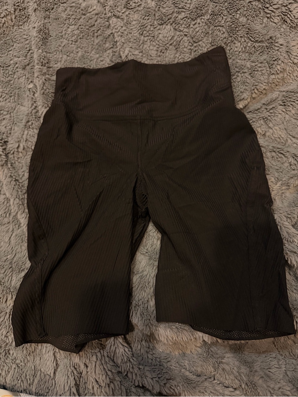 Lululemon black biker short sz 4 preowned